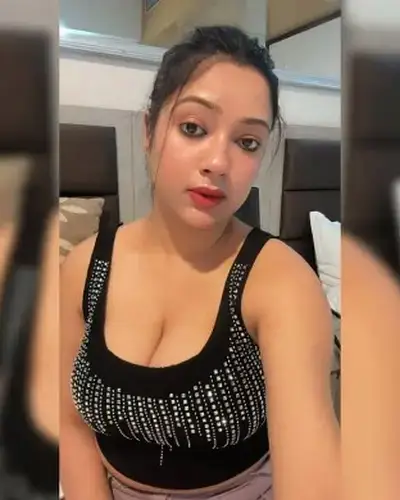 Call Girls Service Dhoraji